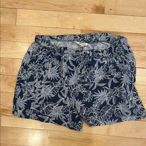 Briggs New York Navy and White Floral Pull-On Shorts